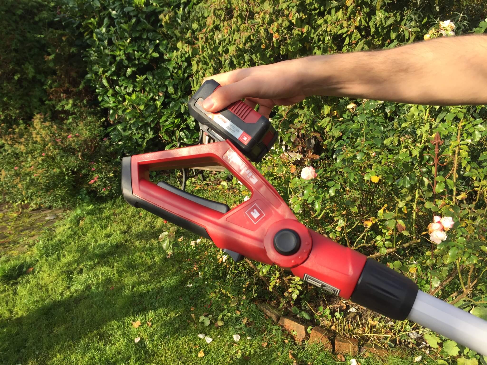 Einhell Akku Hochentaster und Heckenschere GE-HC 18 Li T Set