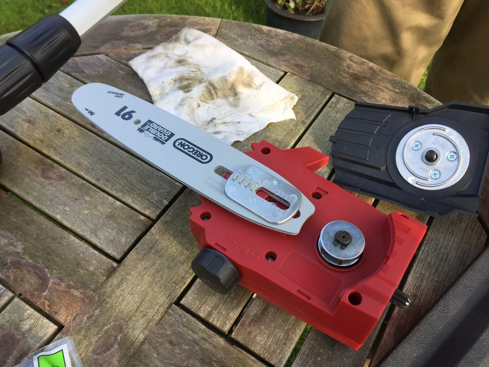 Einhell Akku Hochentaster und Heckenschere GE-HC 18 Li T Set