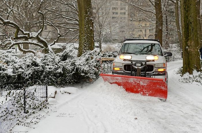 Schneepflug PKW