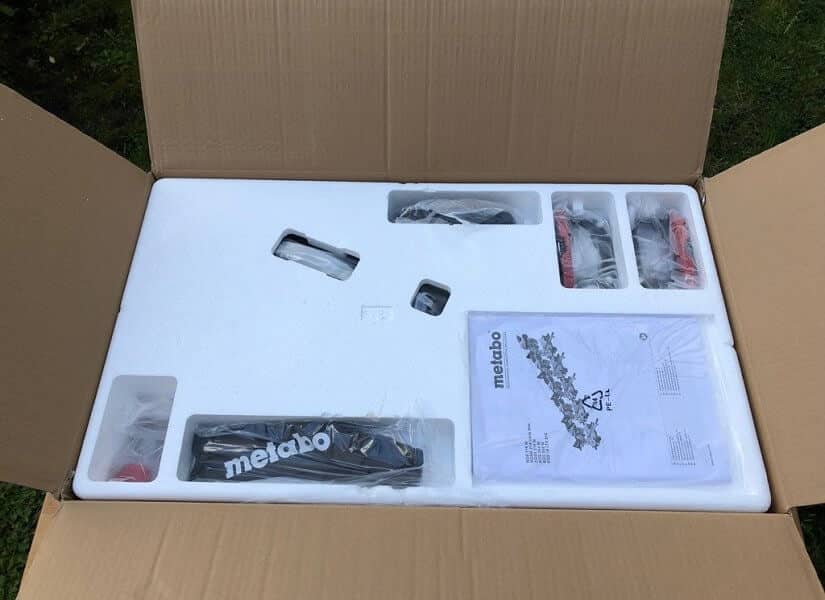 Die Metabo KGS 216M in der Originalverpackung