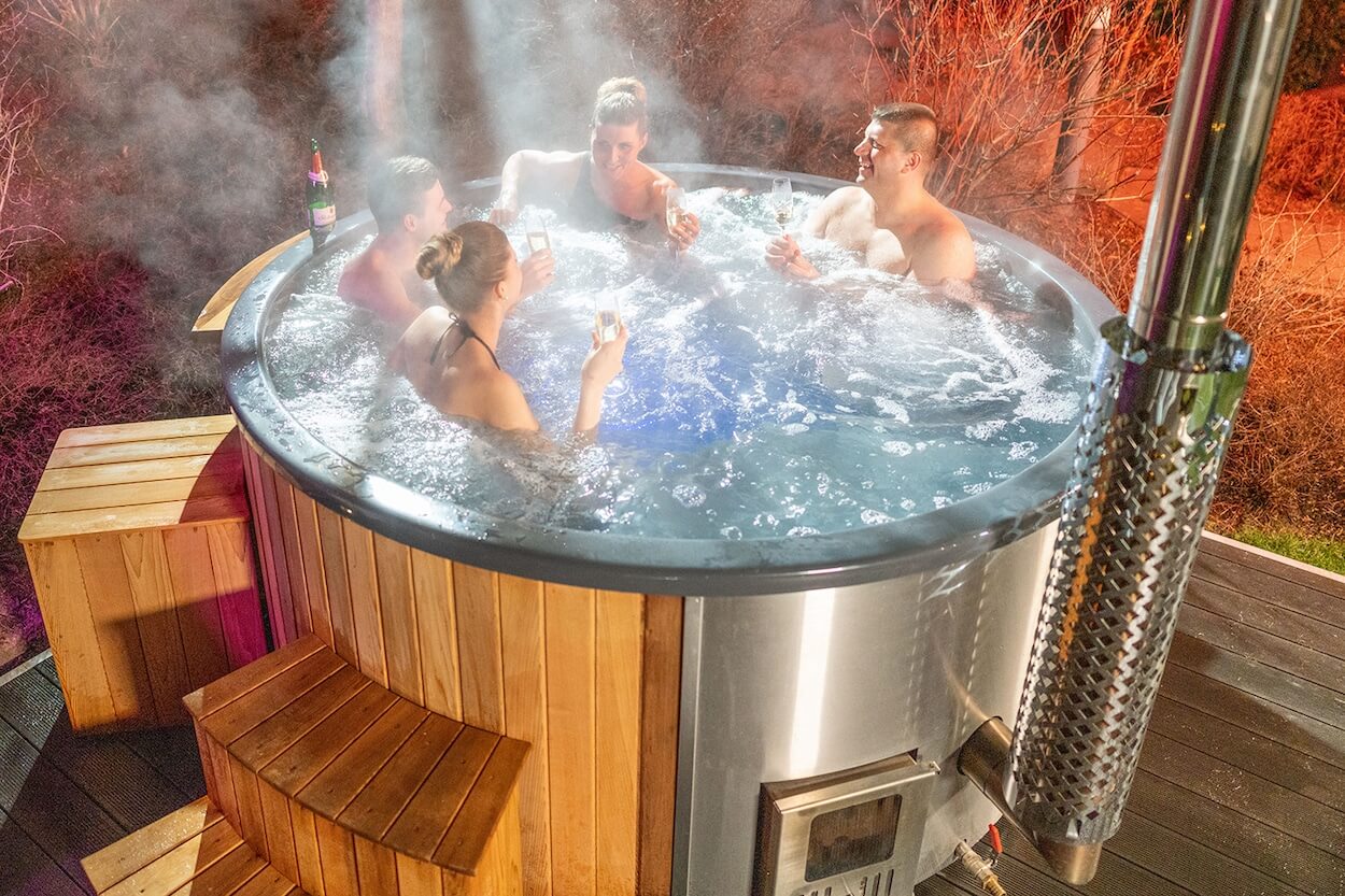 Ein Hut Tub bietet ordentlich Platz.